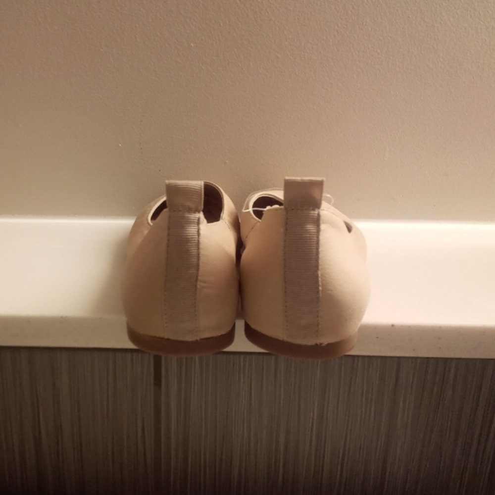 Shoes - Picture 2 of 4